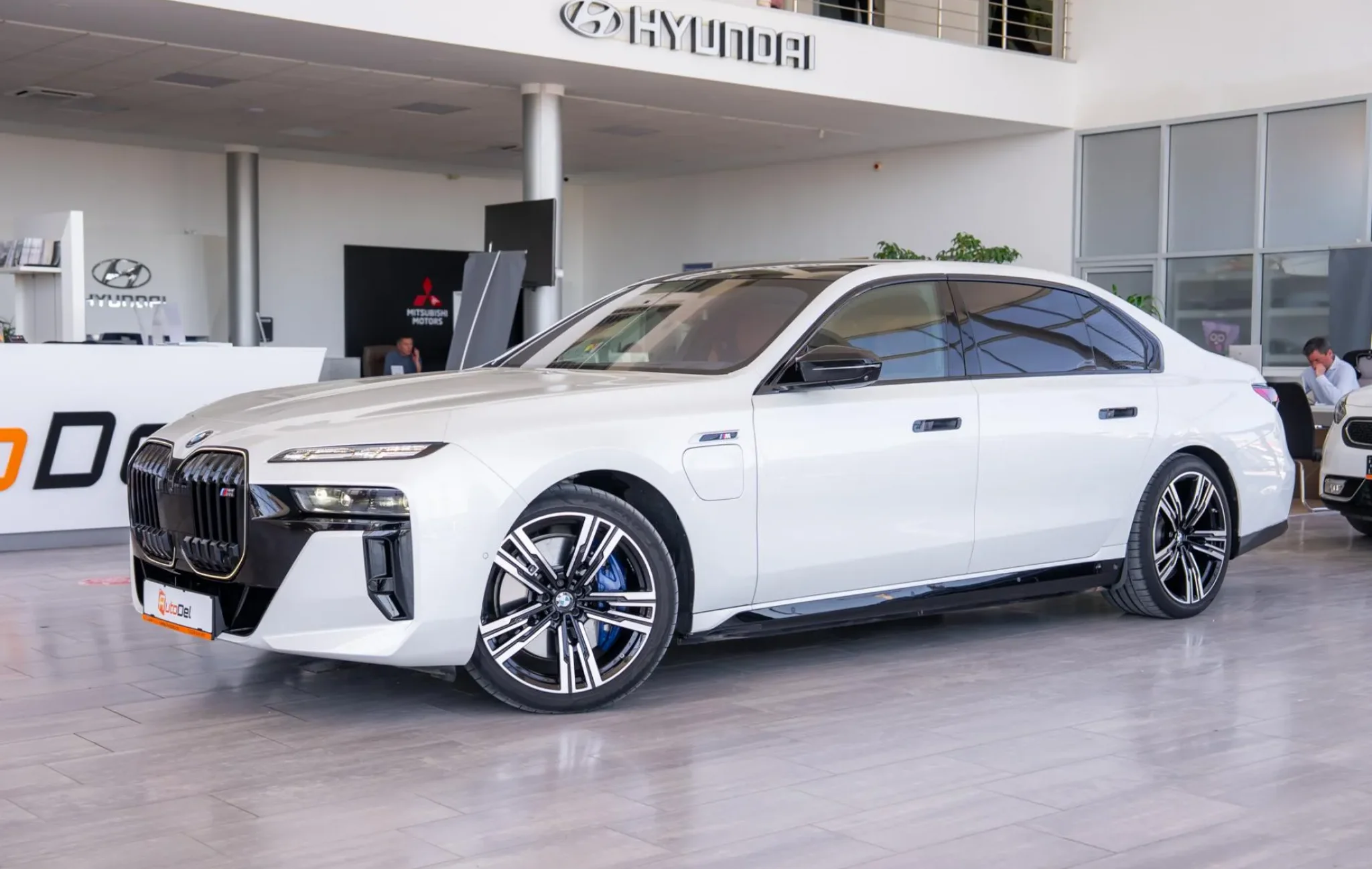 BMW Seria 7 M760e — poza 3