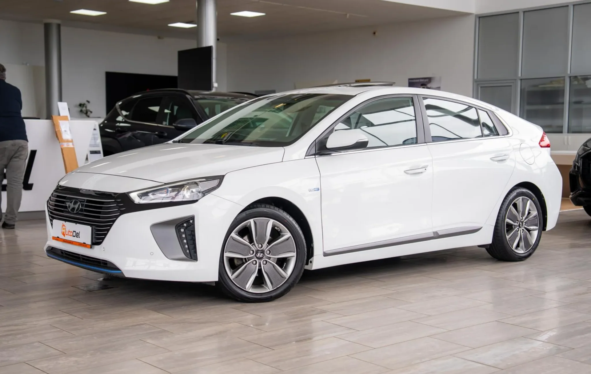 Hyundai Ioniq 1.6 GDI Hybrid DCT — poza 3