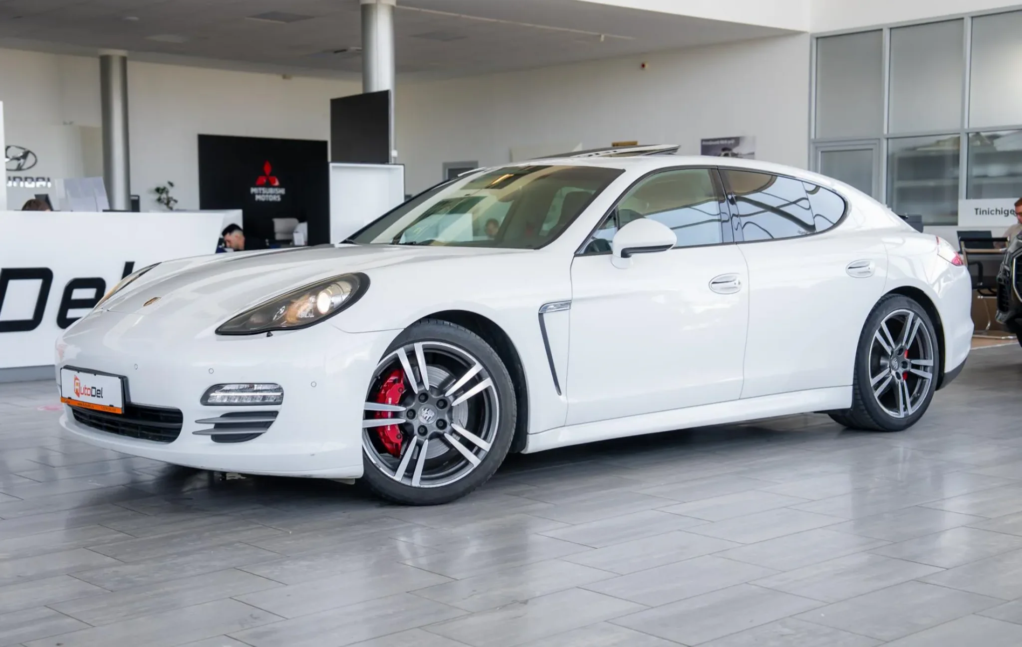 Porsche Panamera 4S V8 4.8 — poza 3