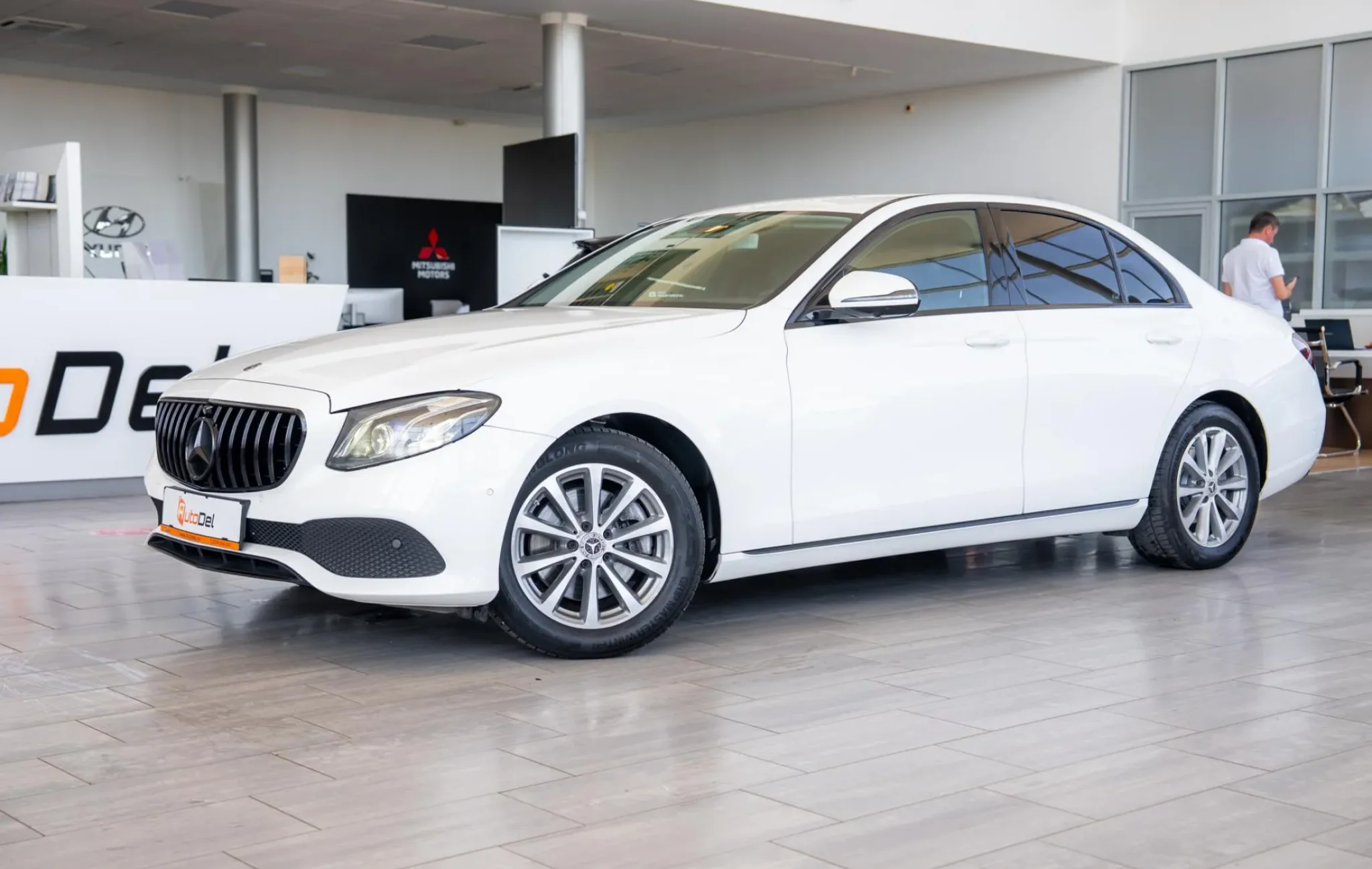 Mercedes-Benz E-Class 220D 4MATIC — poza 3