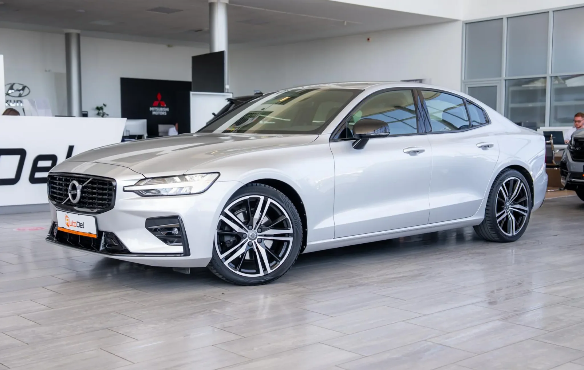 Volvo S60 R-Desing — poza 3
