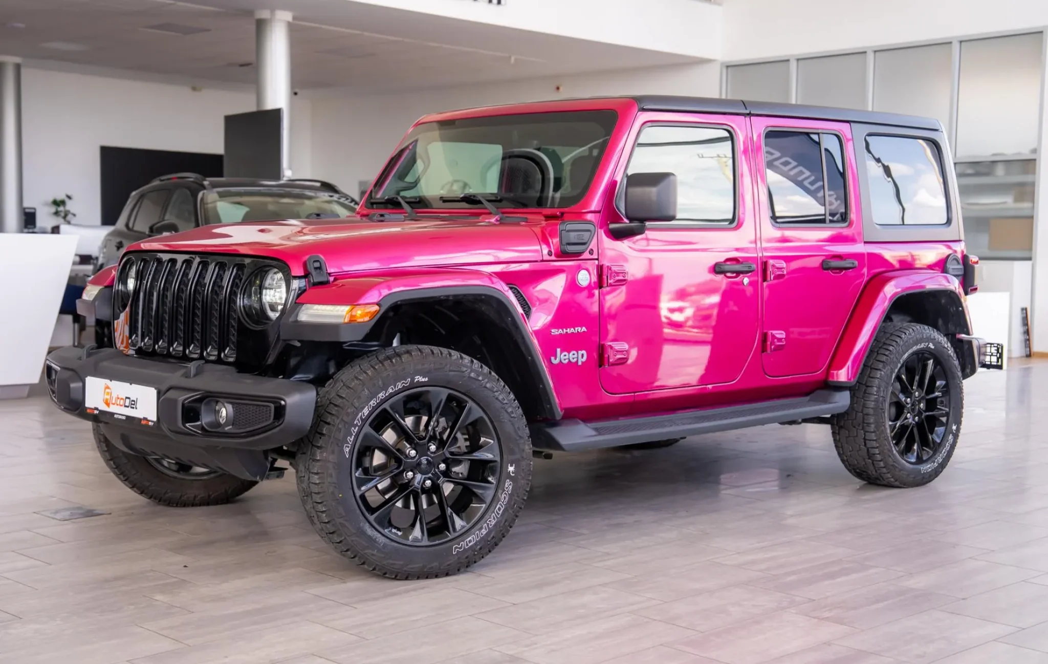 Jeep Wrangler Sahara 4xe Plug-In Hybrid — poza 3