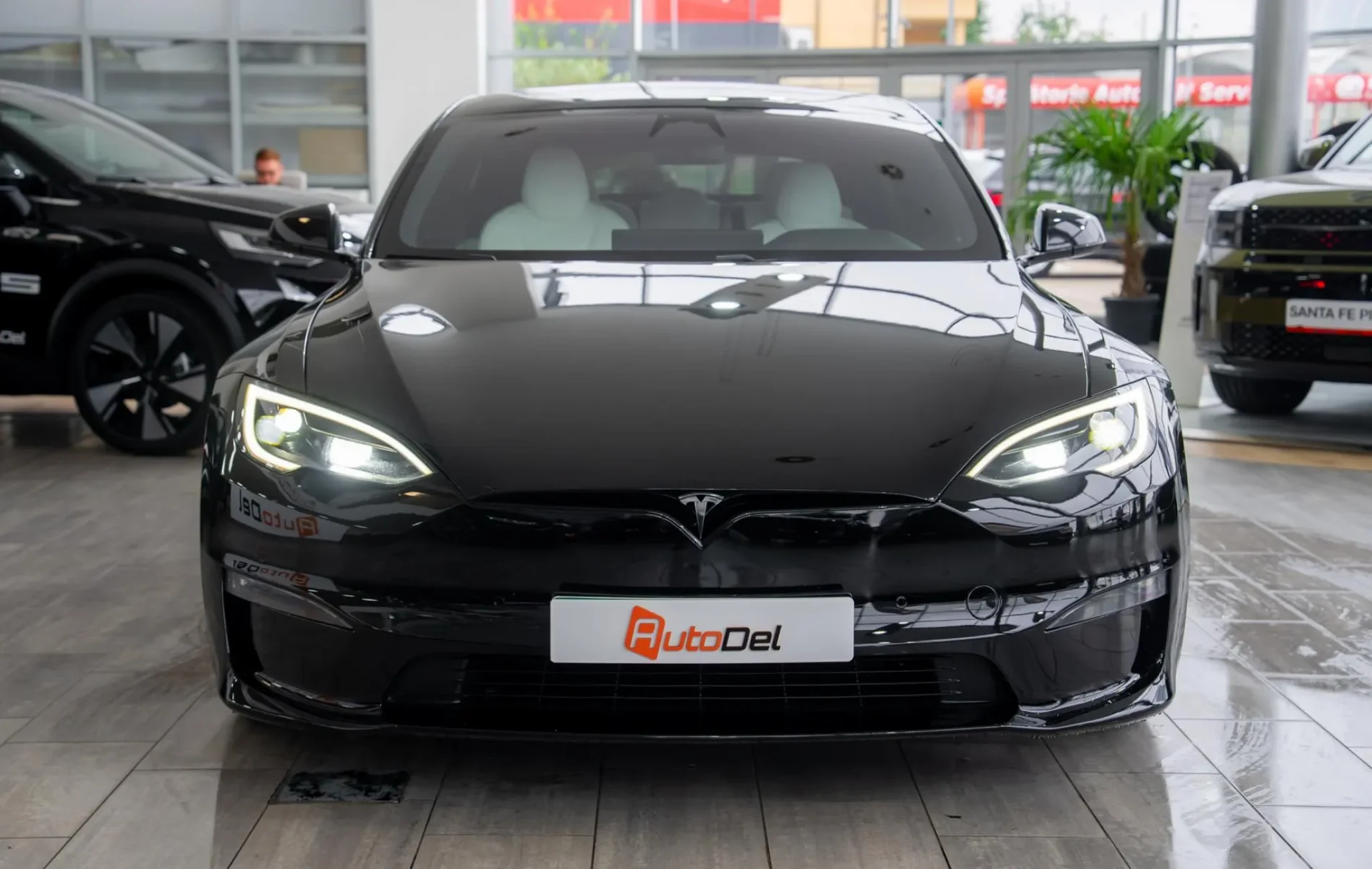 Tesla Model S PLAID — poza 2