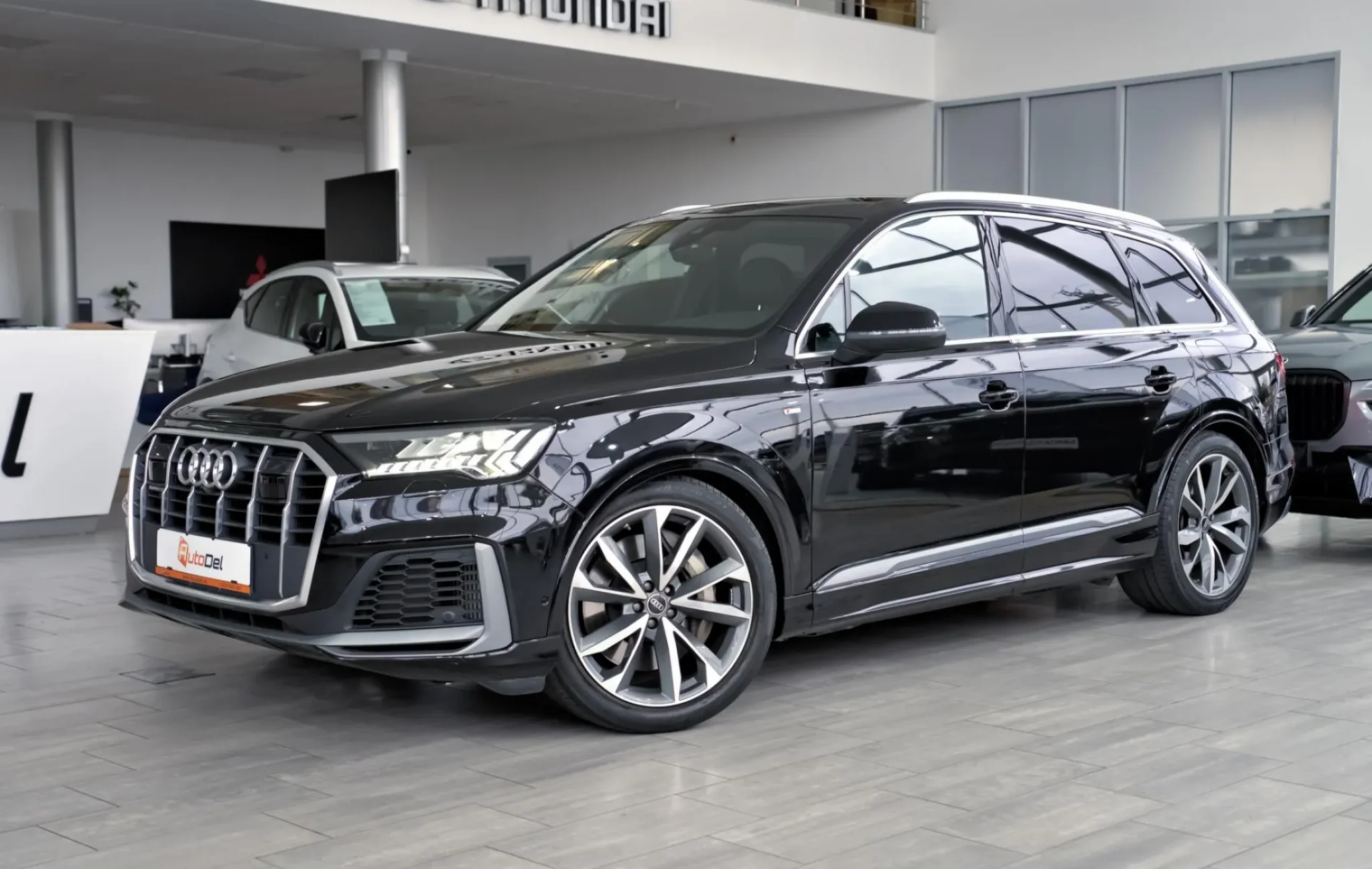 Audi Q7 55 TFSIe — poza 3