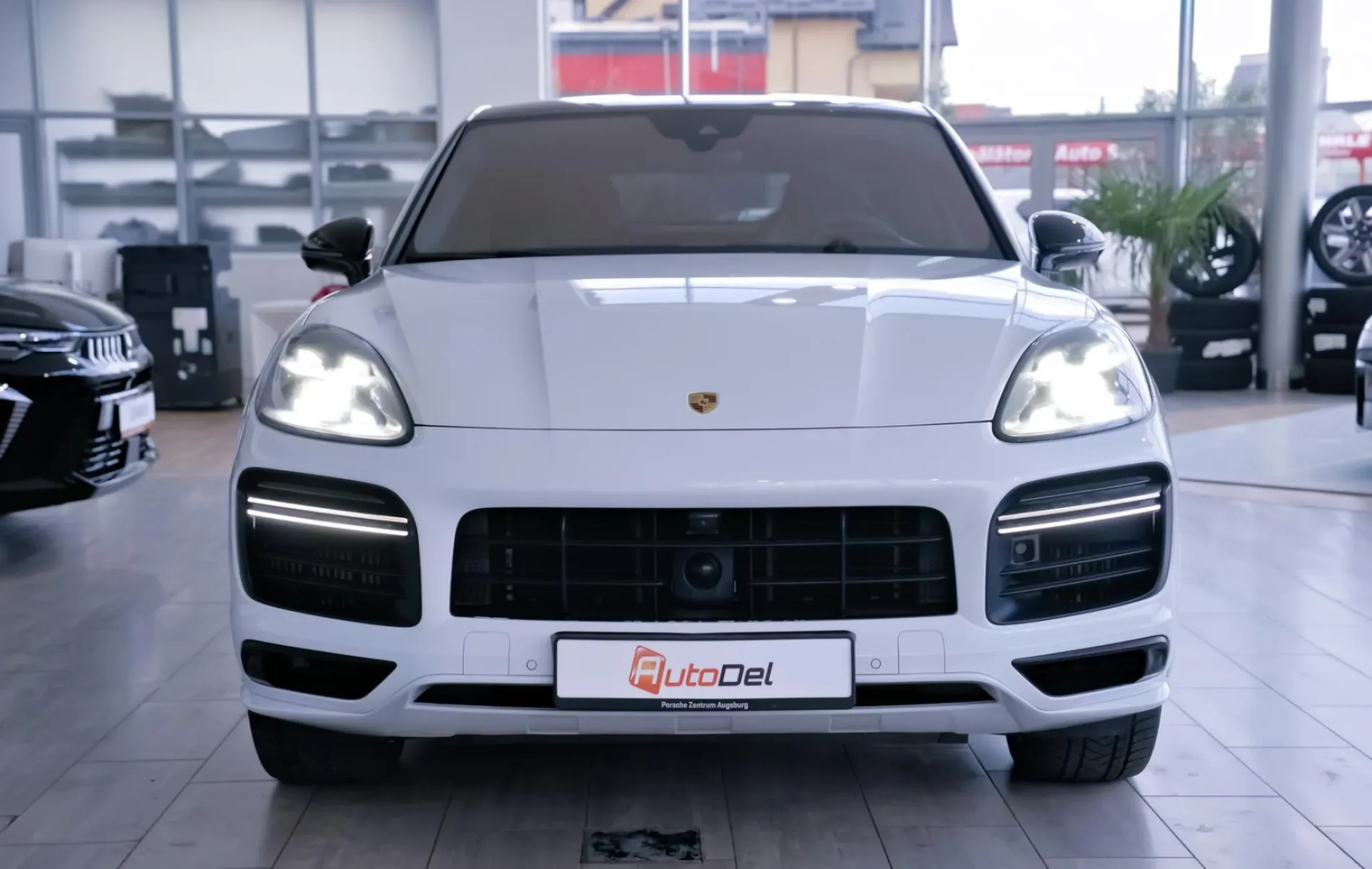 Porsche Cayenne Coupe Turbo — poza 2