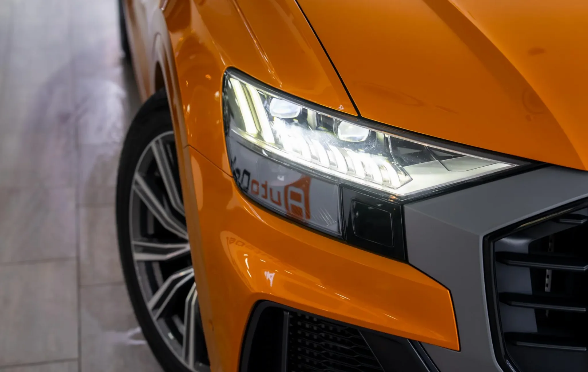 Audi Q8 55TFSI-e — poza 2
