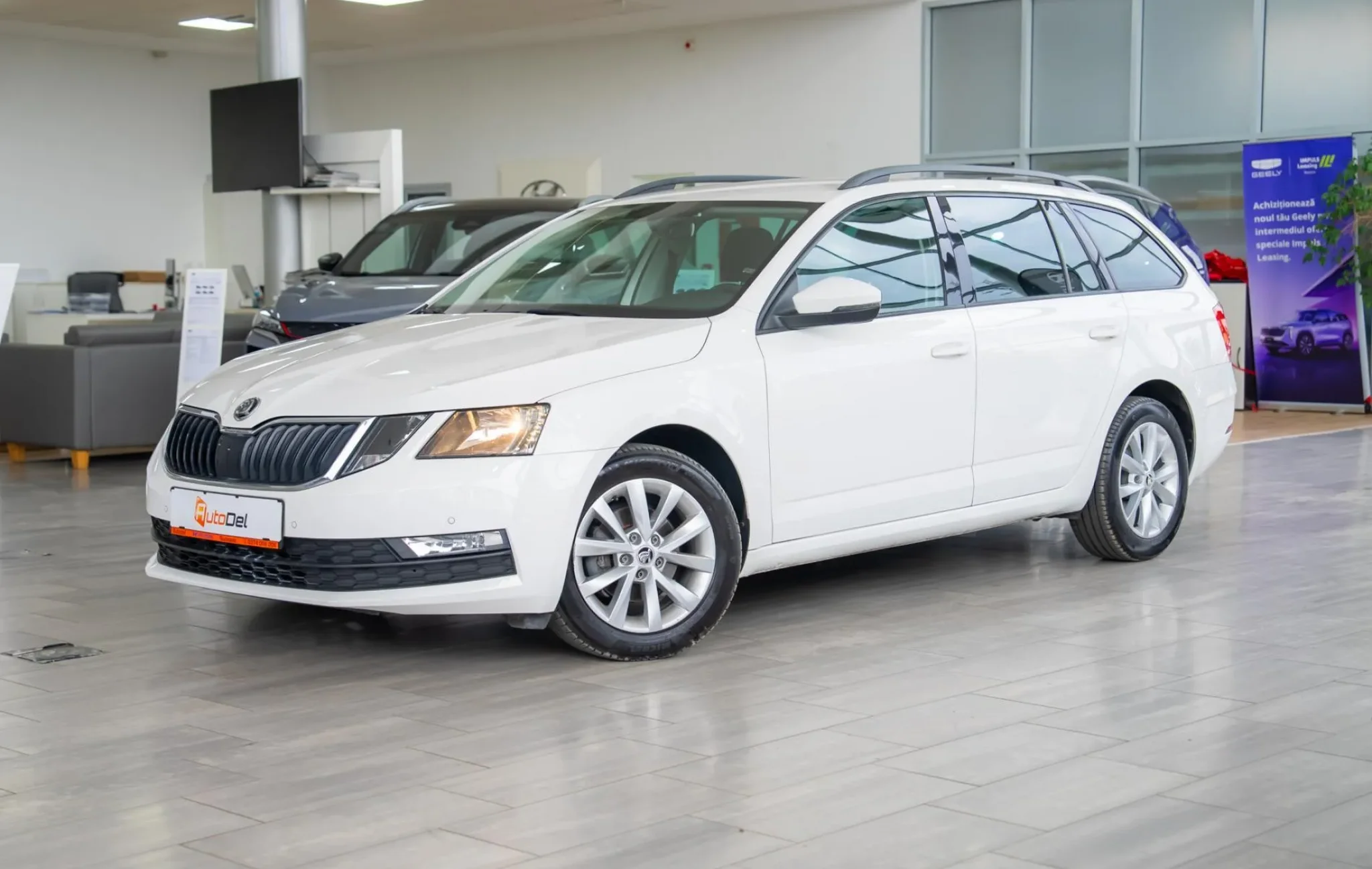 Skoda Octavia 1.6TDI DSG7 Combi "Business" — poza 3