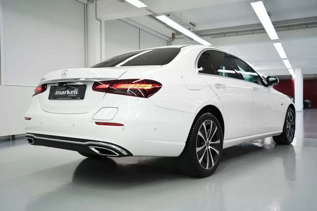 Mercedes-Benz E 300 — poza 2