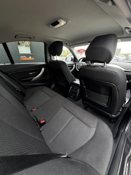 BMW 320i 2.0 benzină automat — poza 2