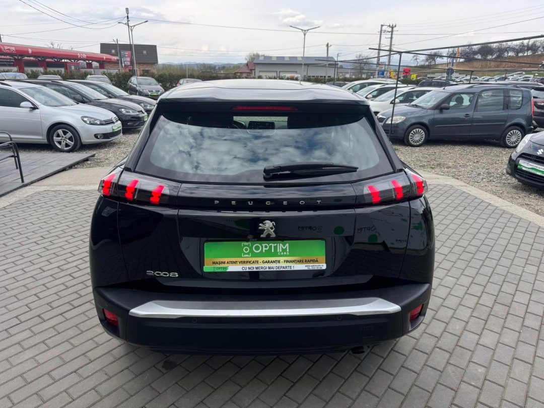Peugeot 2008 Active Pack 1.2 benzină 100 CP — poza 3