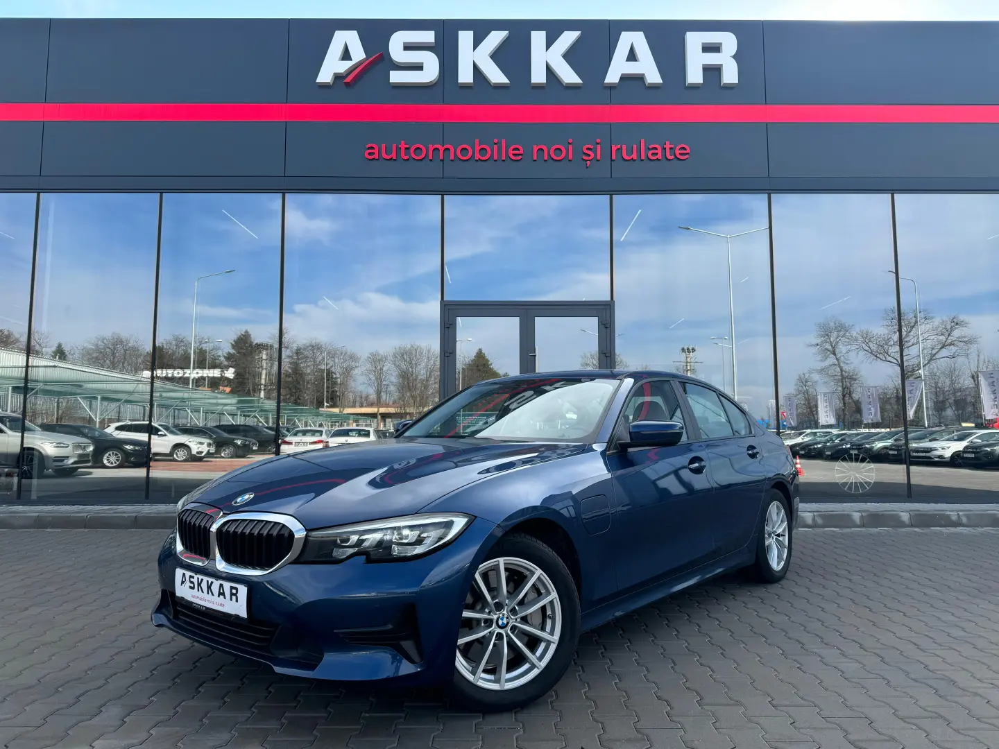 BMW 330