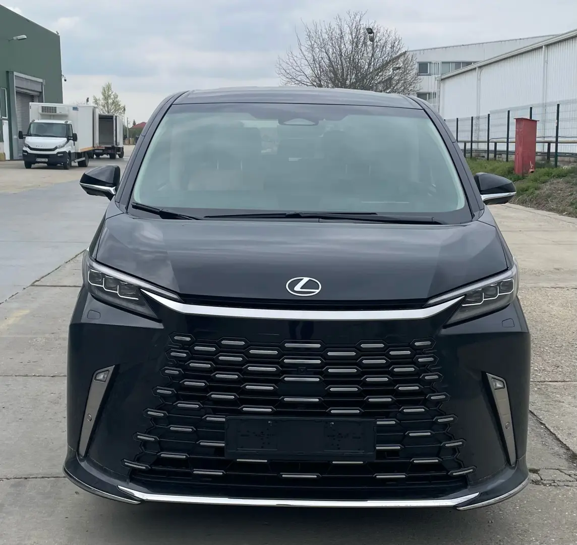 Lexus Lm