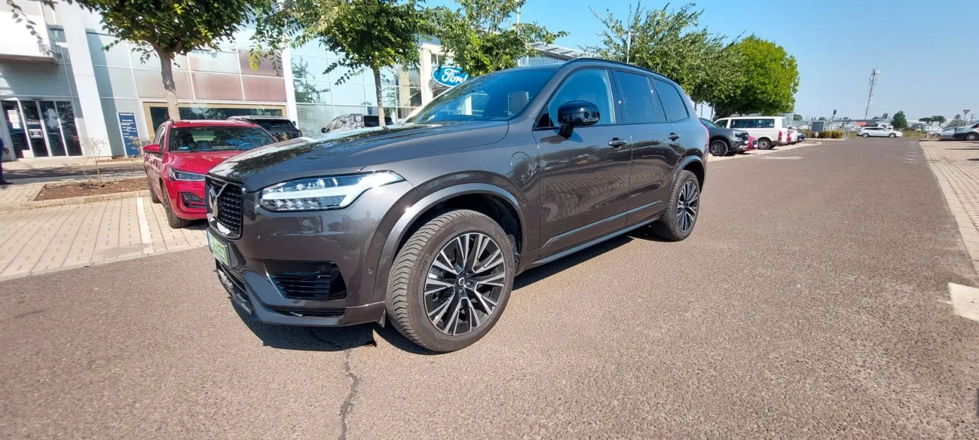 XC90 Ultra Dark Recharge Plug-In Hybrid AWD