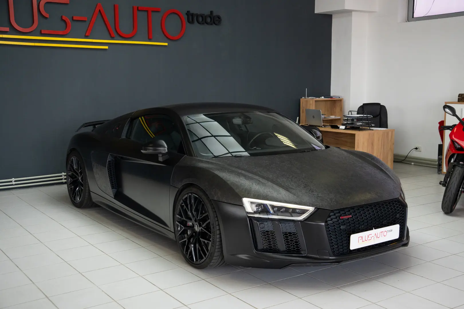 Audi R8