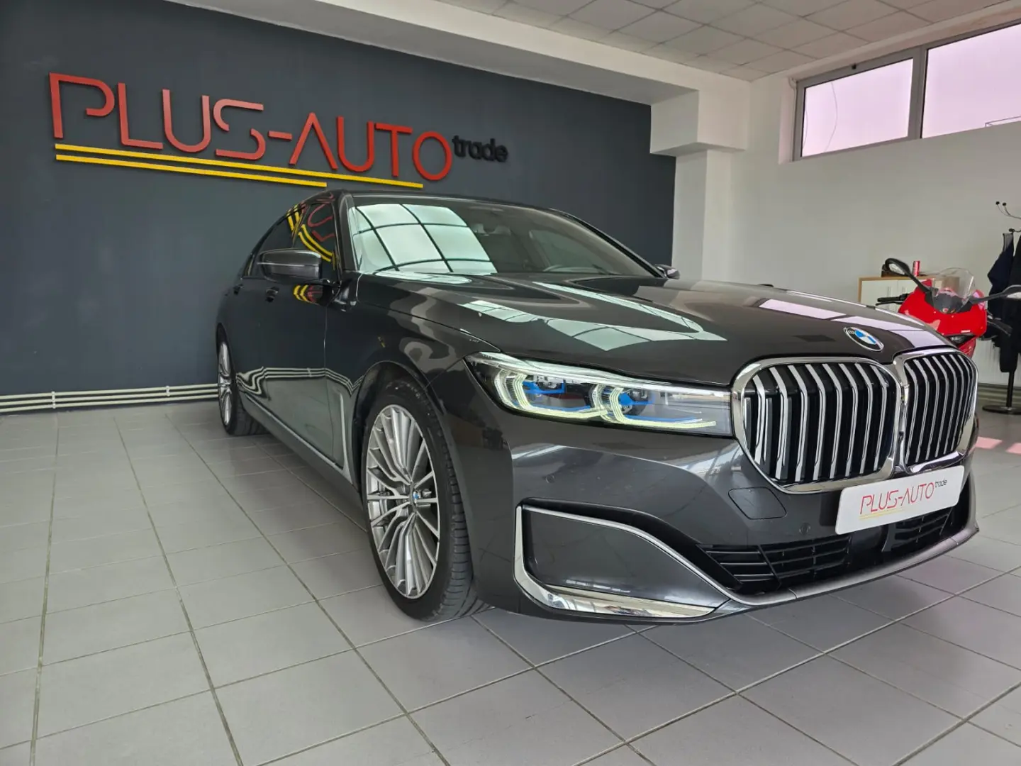 BMW 740