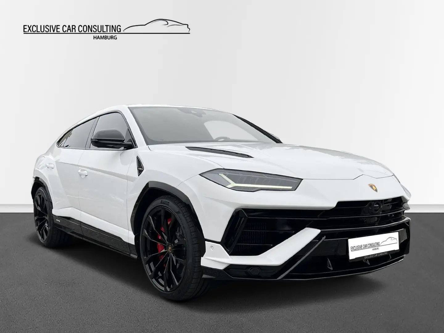 Urus S EXHAUST AKRAPOVIC Pano Headup 23