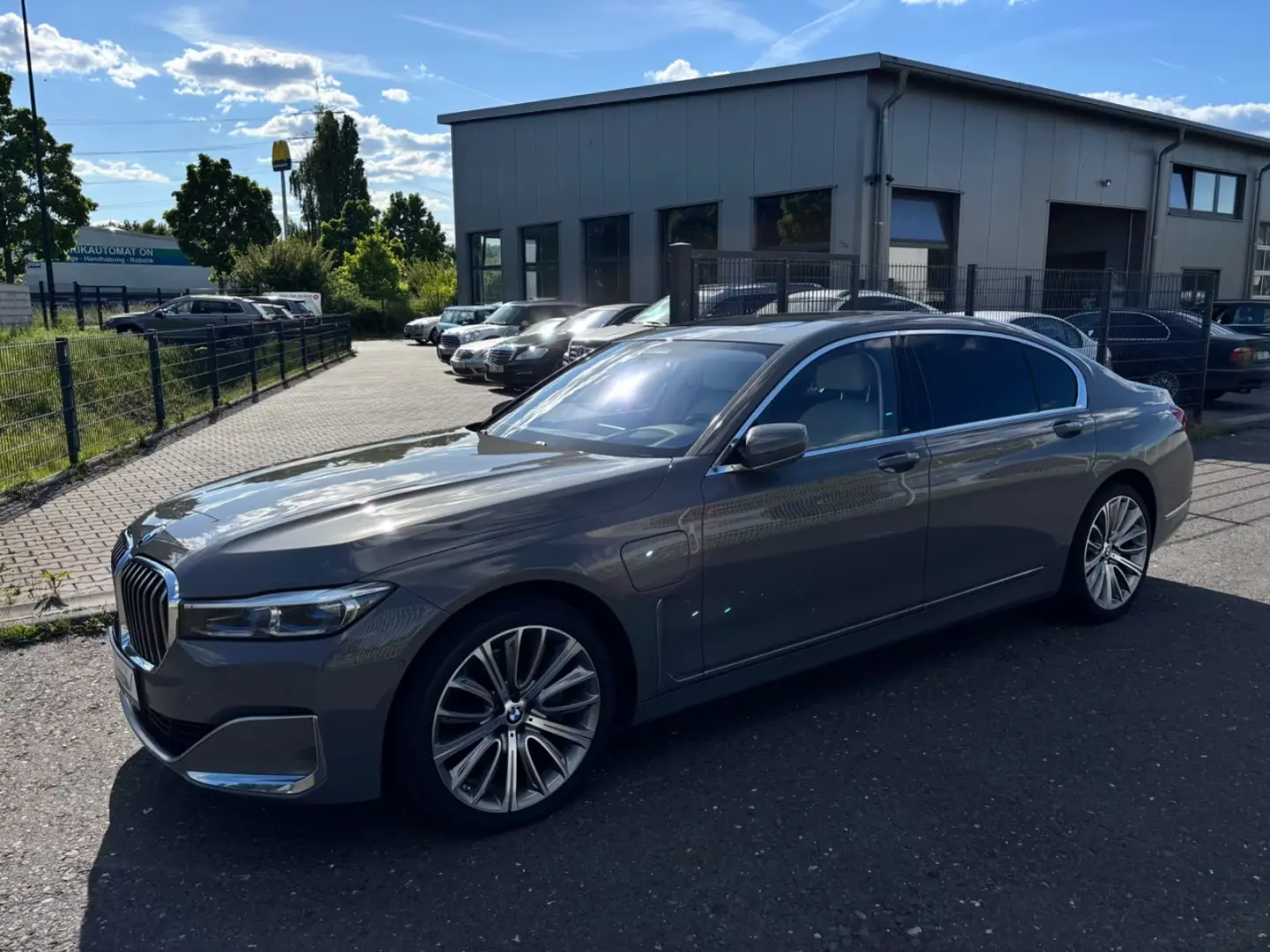 BMW 745