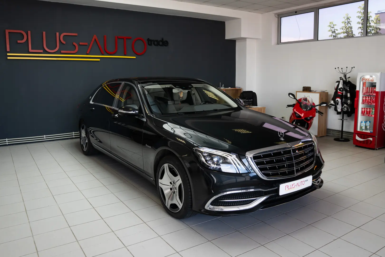 Mercedes-Benz S 560