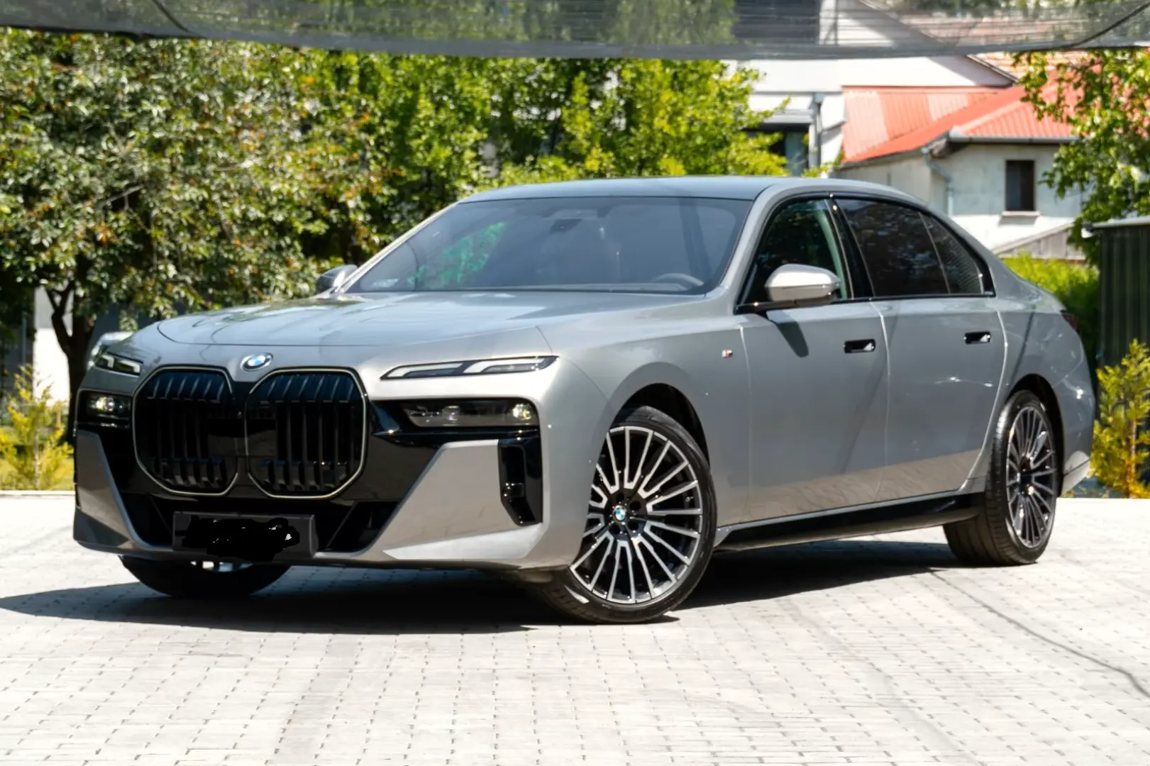 BMW 740