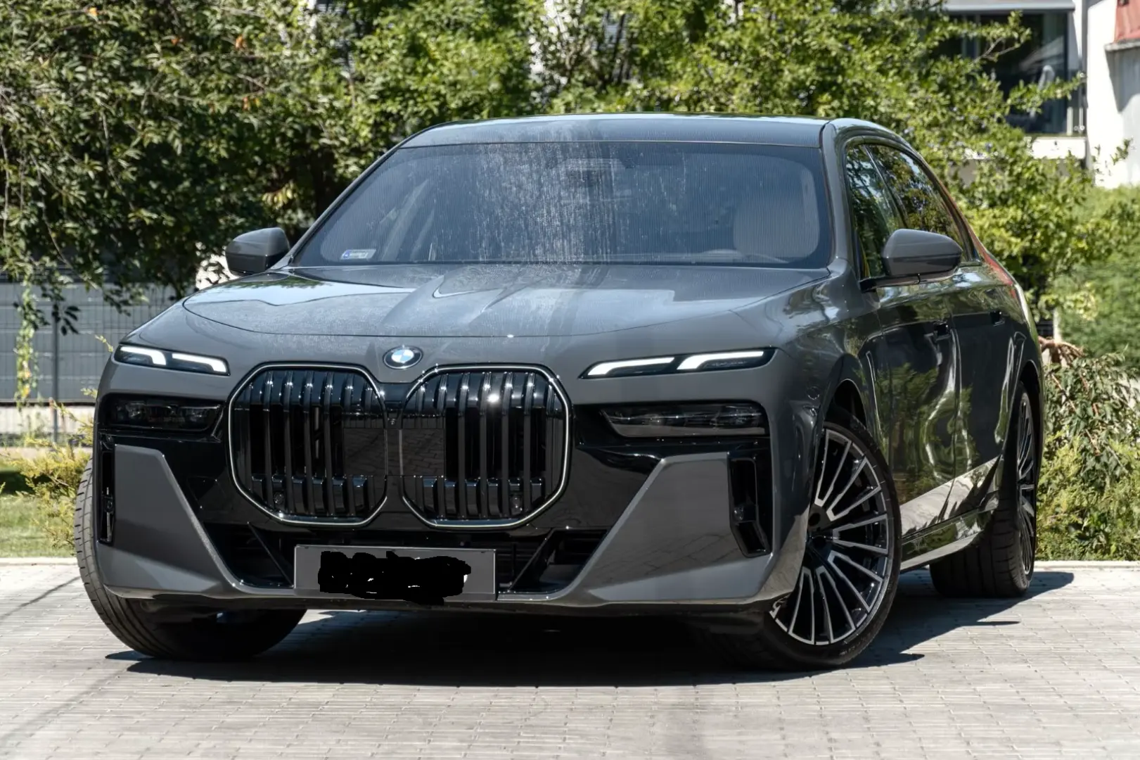 BMW 740