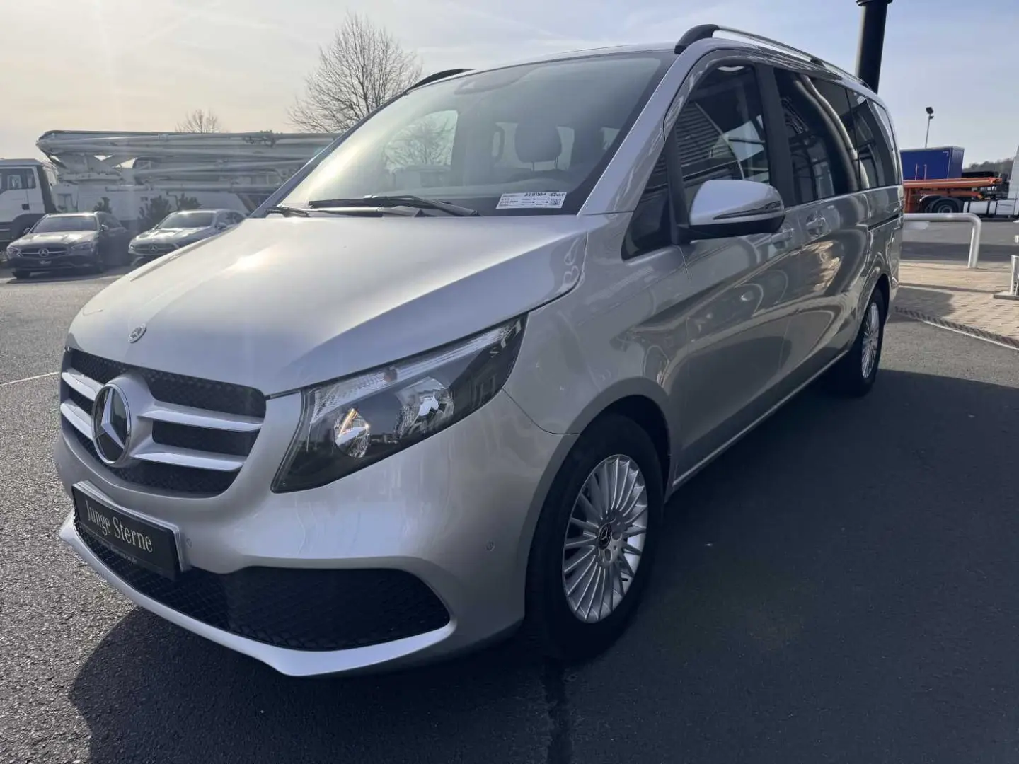 Mercedes-Benz V 220