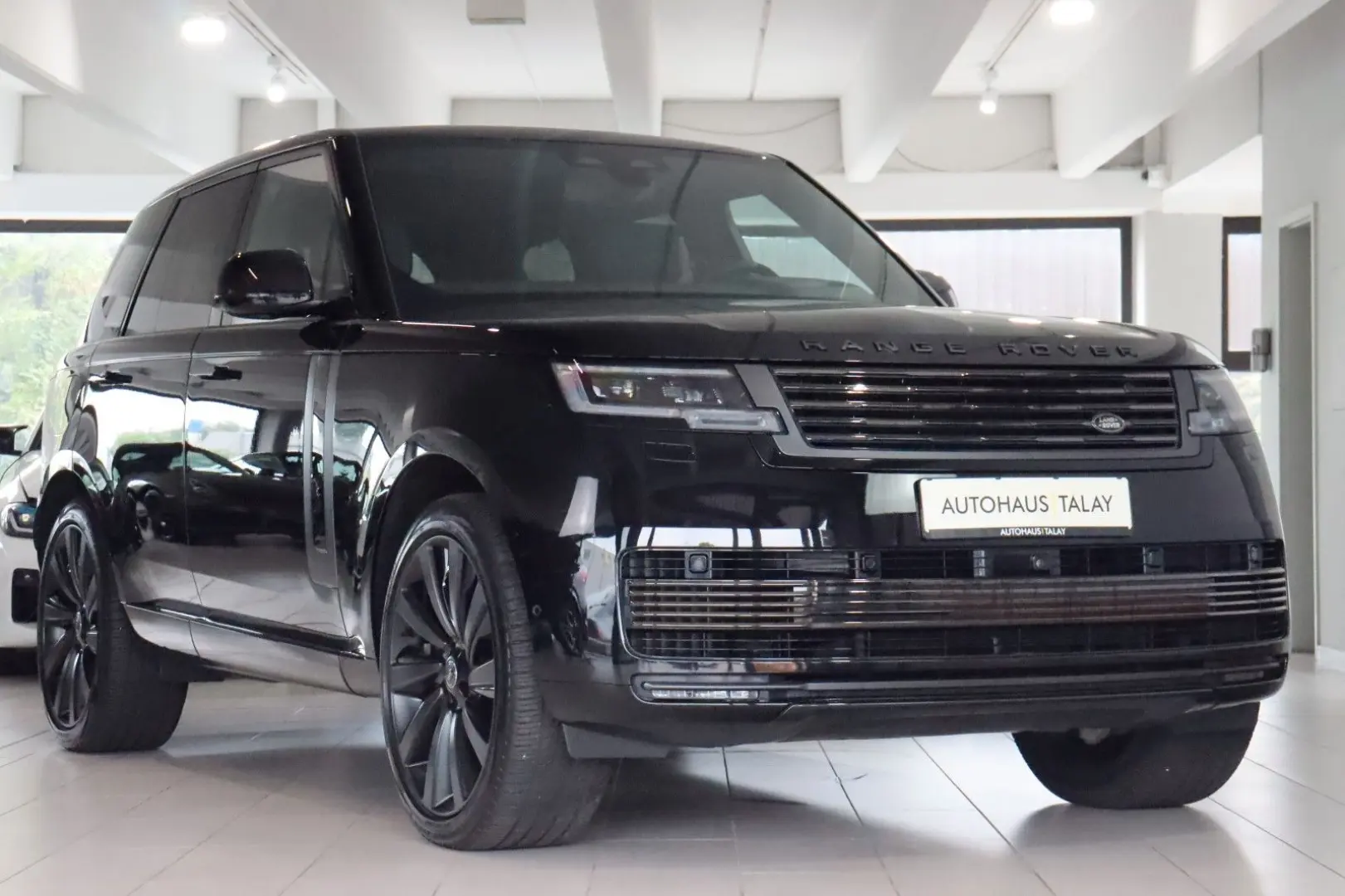 Range Rover SV P615 360 Buisness AHK 23-Zoll