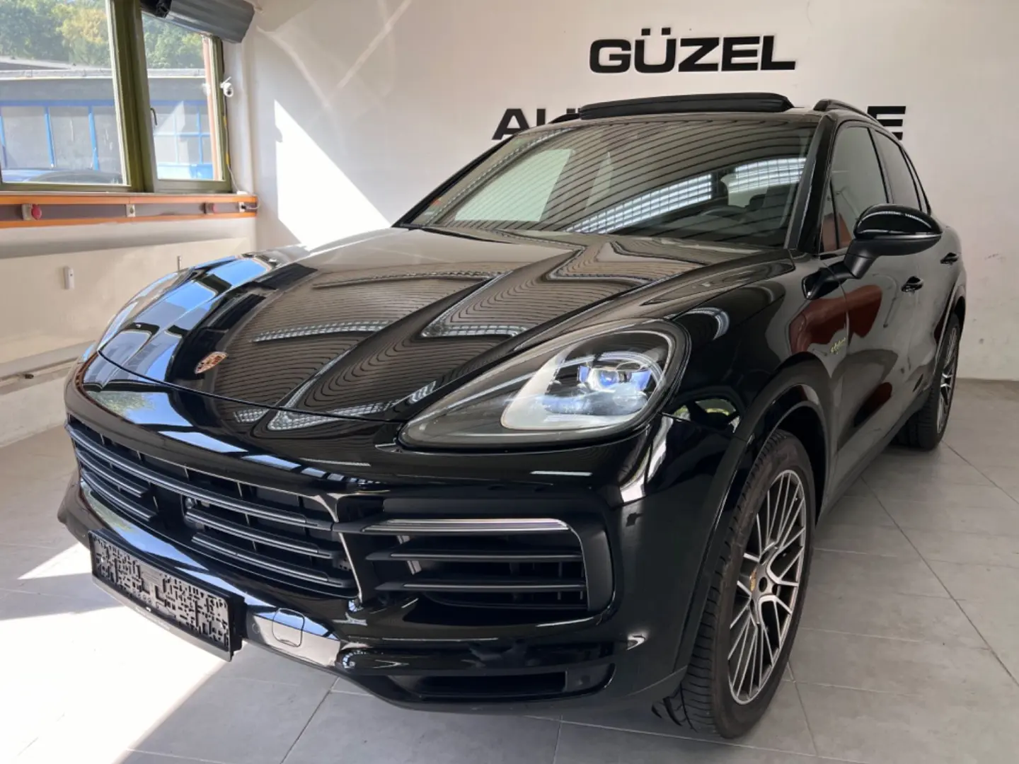 Cayenne E-Hybrid Platinum CHRONO SPUR TOT PANO