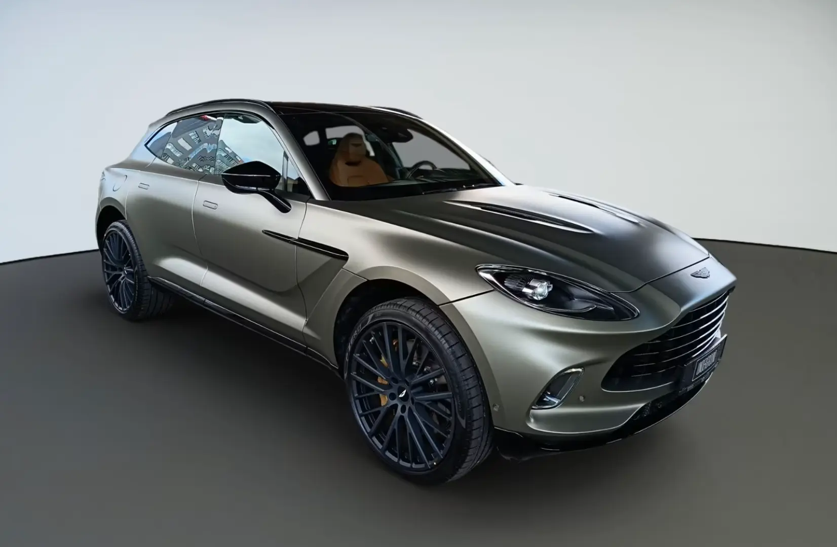 Aston Martin Dbx