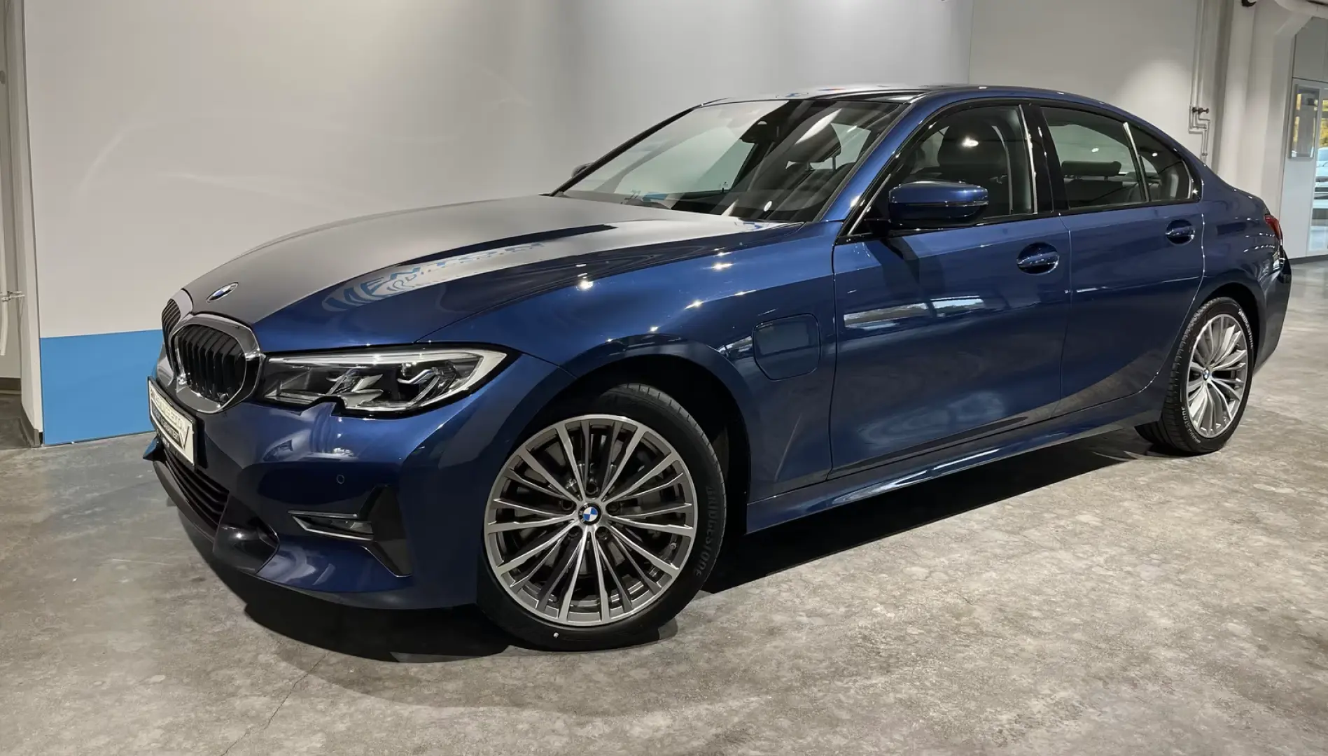 BMW 330