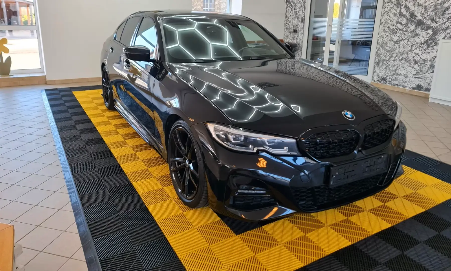 BMW 330