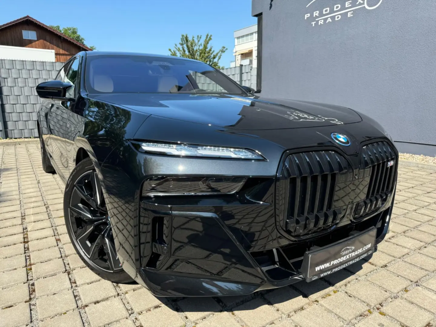 BMW M760