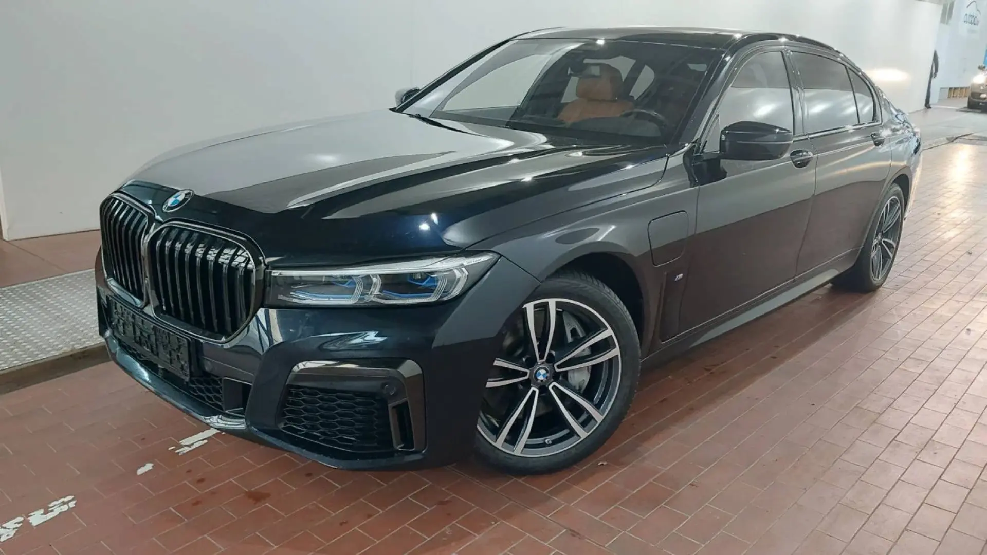 BMW 745
