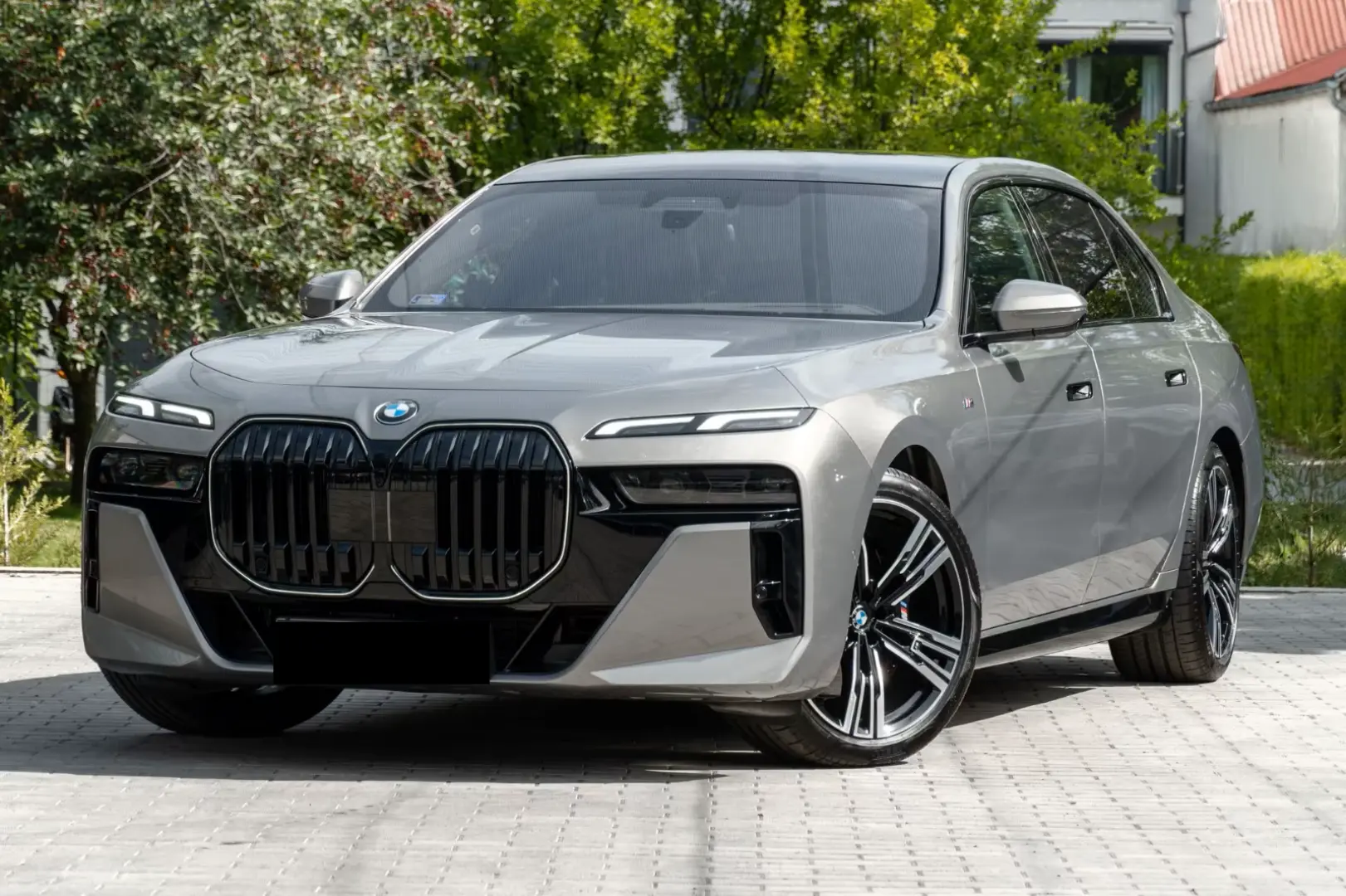 BMW 740