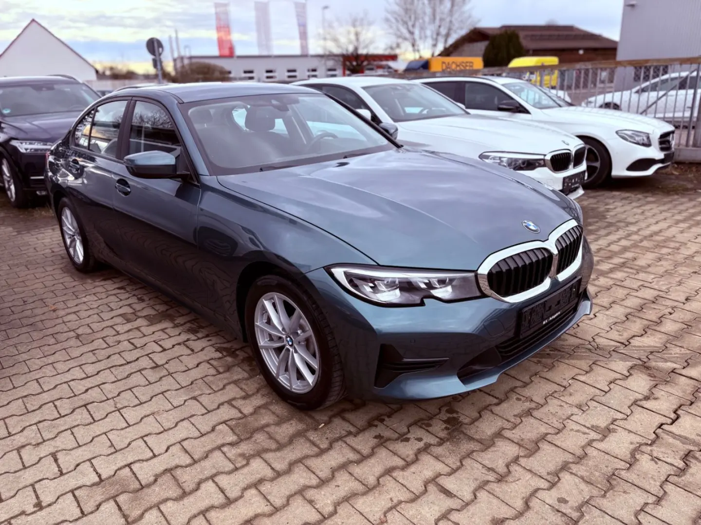 BMW 330
