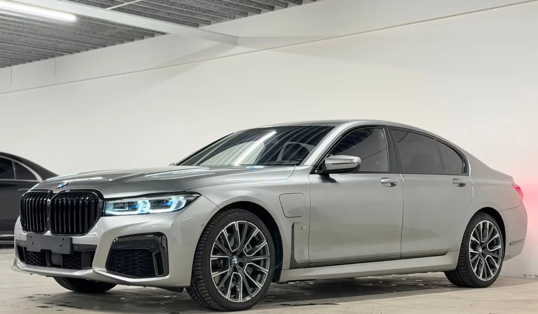 BMW 745