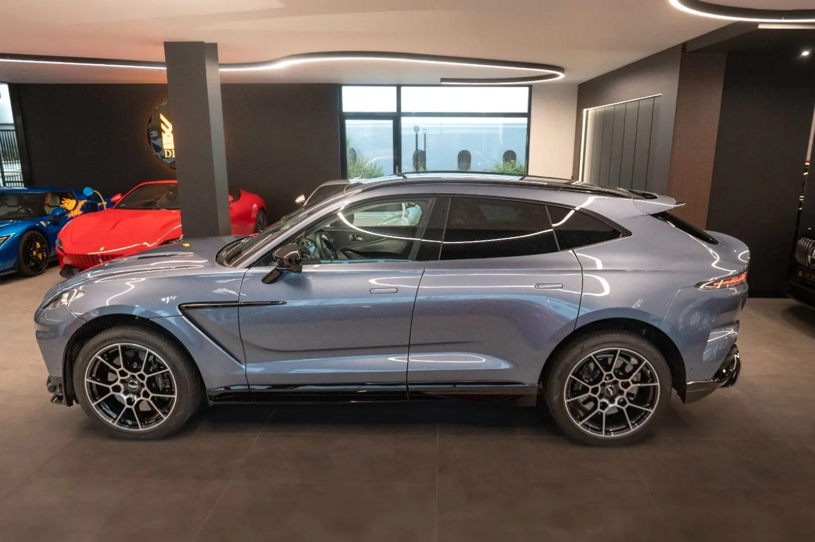 Aston Martin Dbx