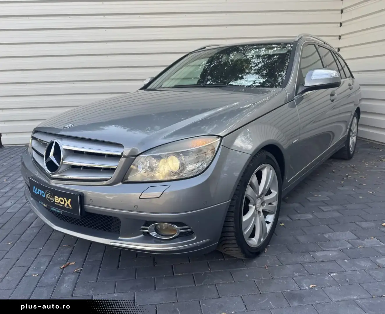 Mercedes-Benz 220