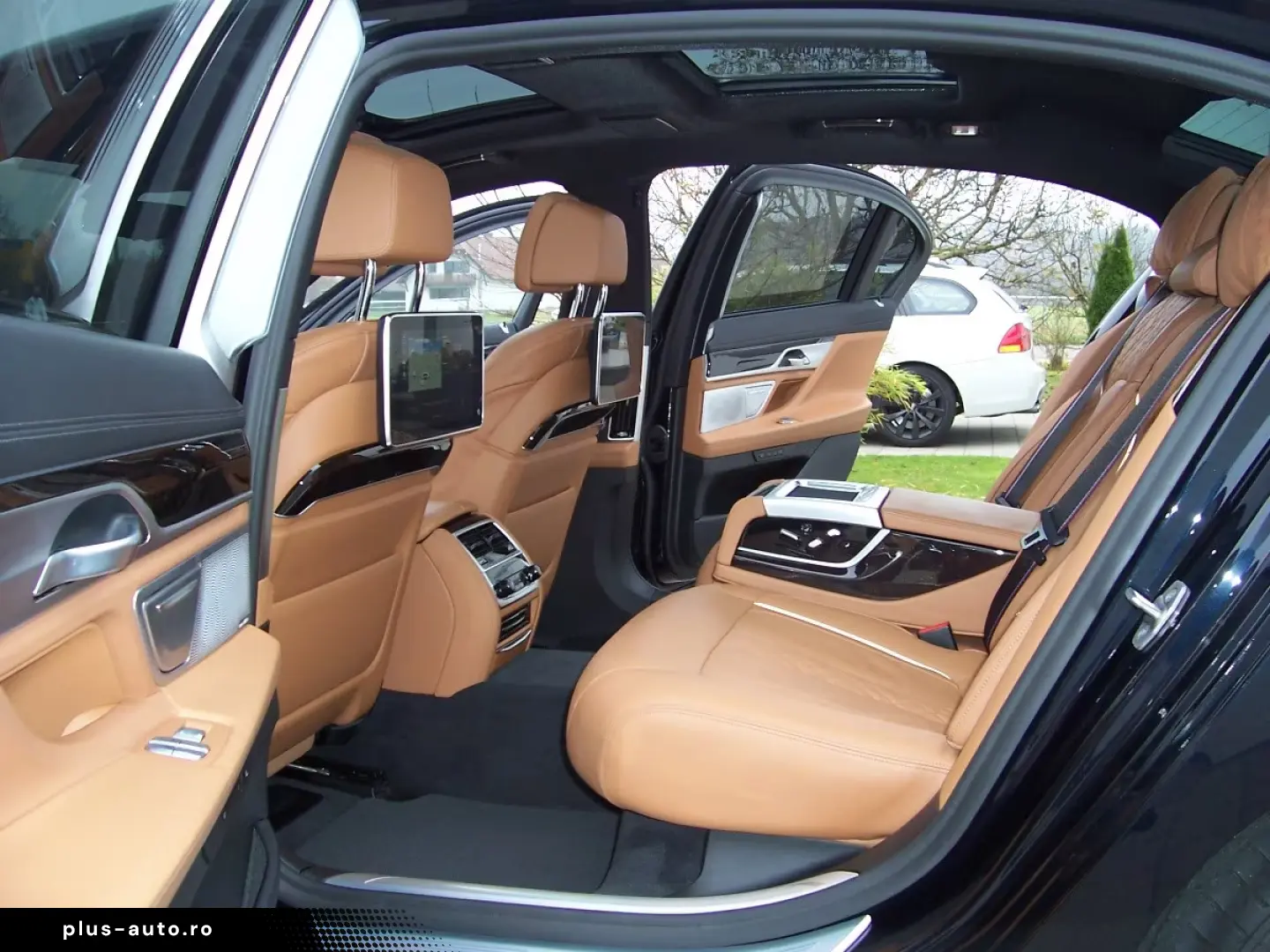 BMW 745