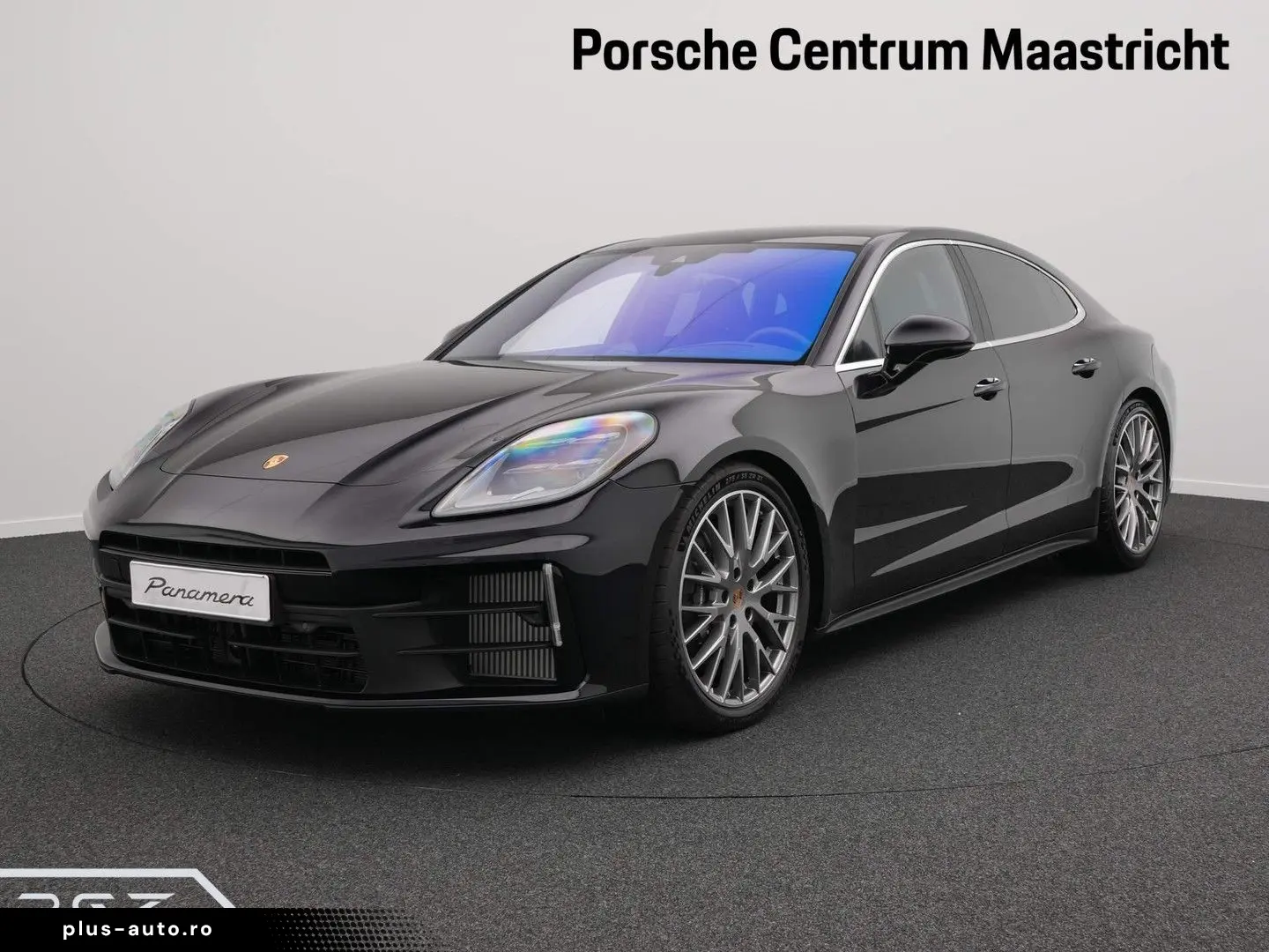 PORSCHE Panamera 4