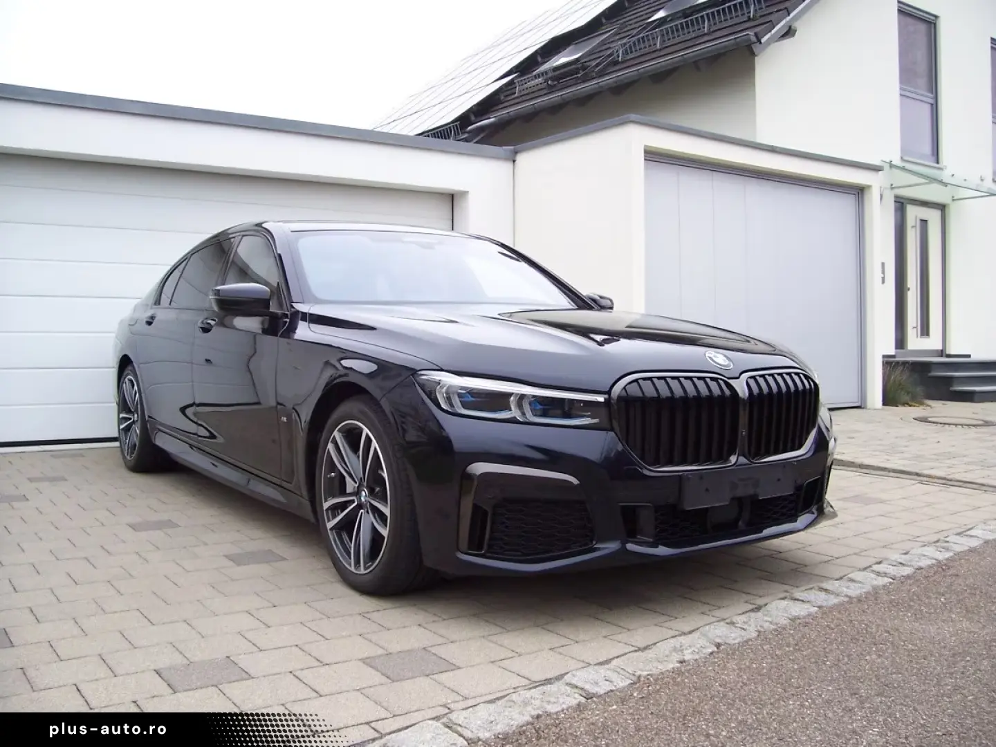 BMW 745