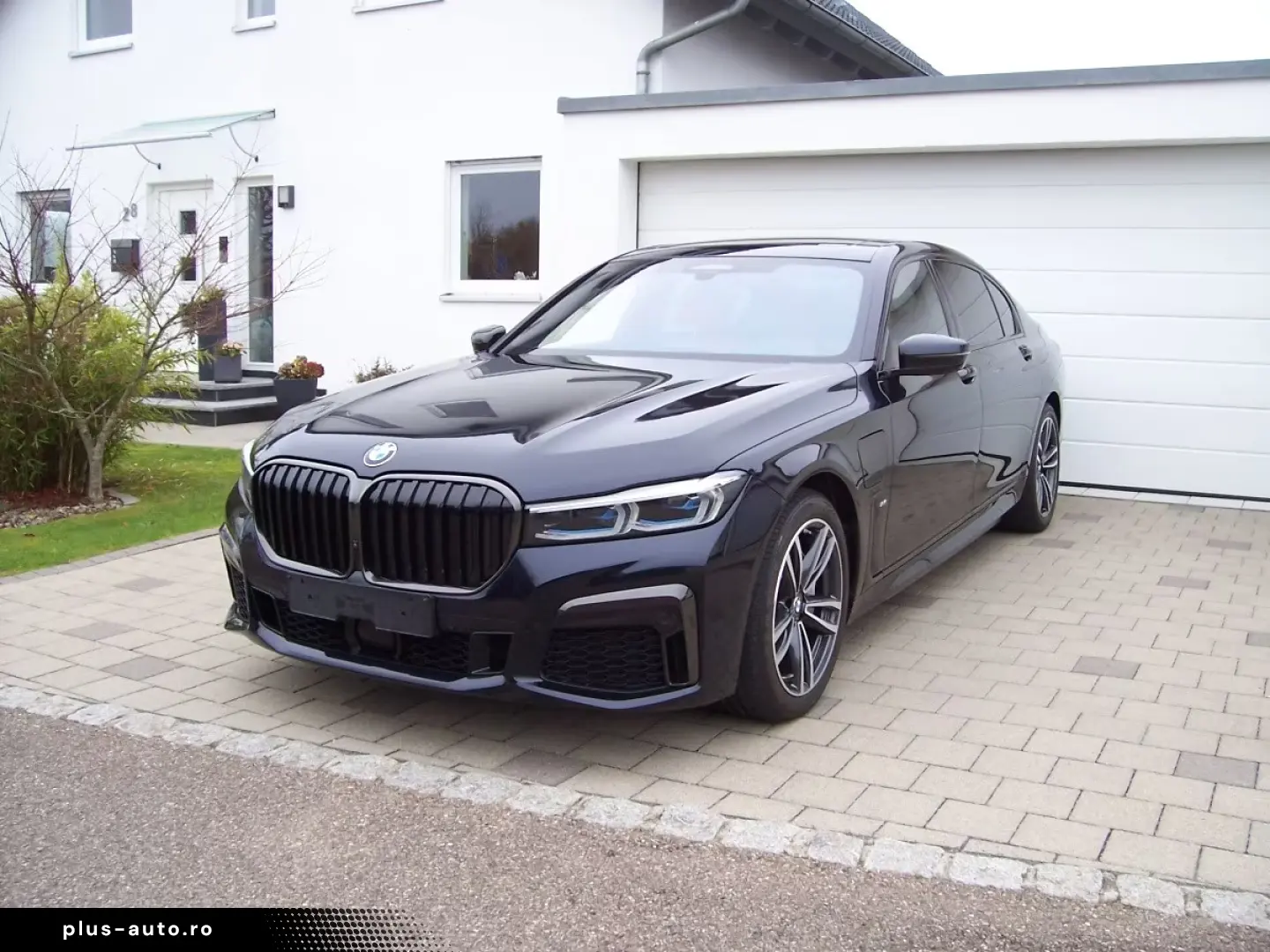 BMW 745