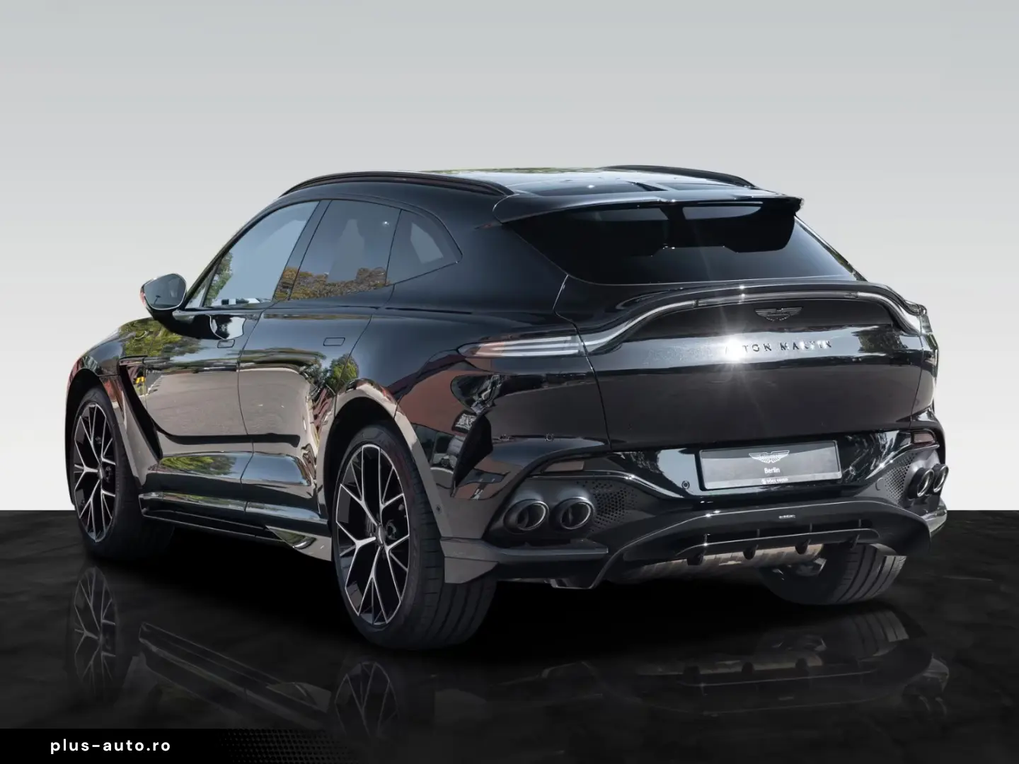 Aston Martin Dbx
