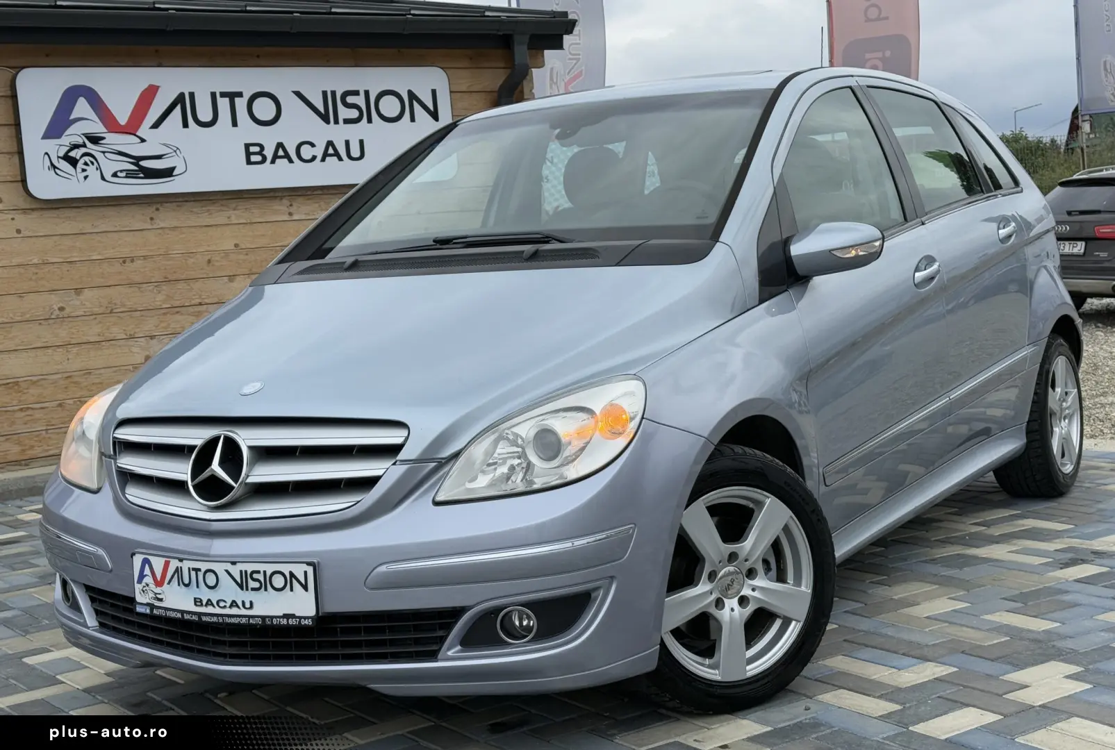 Mercedes-Benz B 200