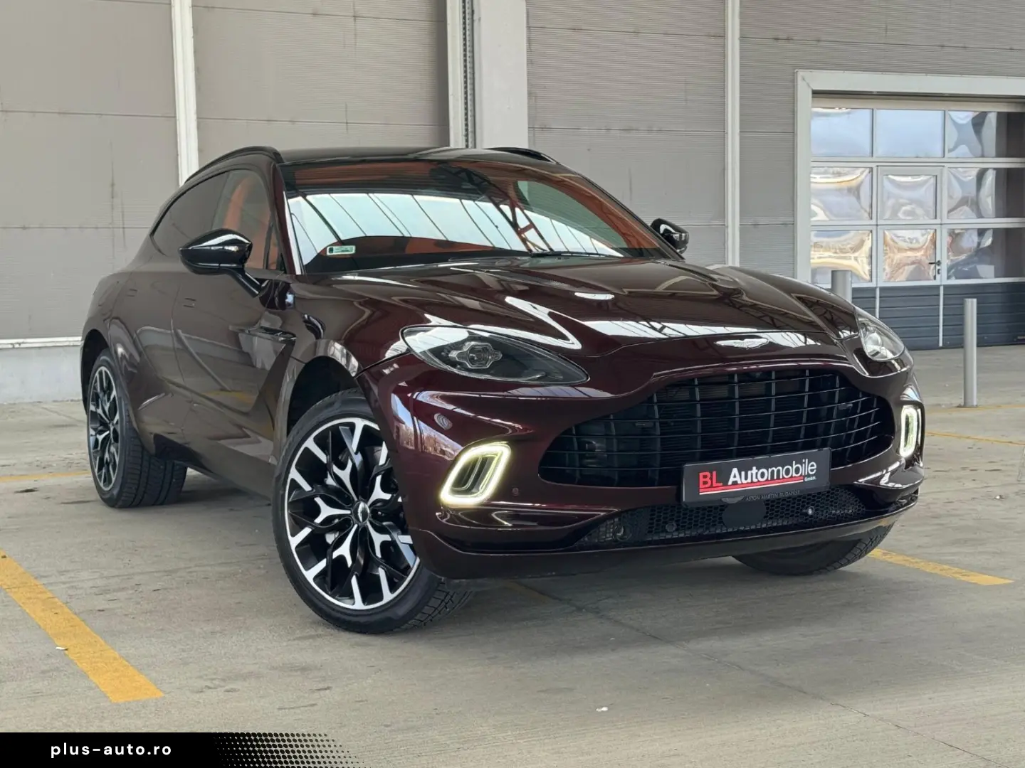 Aston Martin Dbx