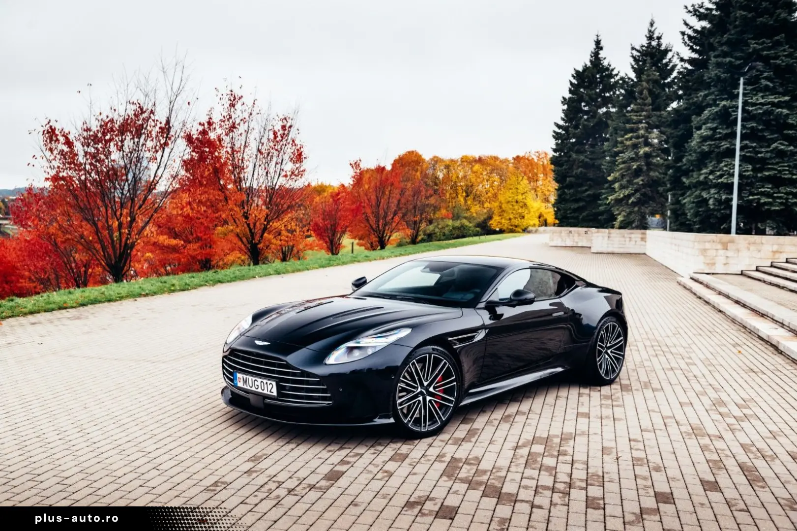 Aston Martin Db12