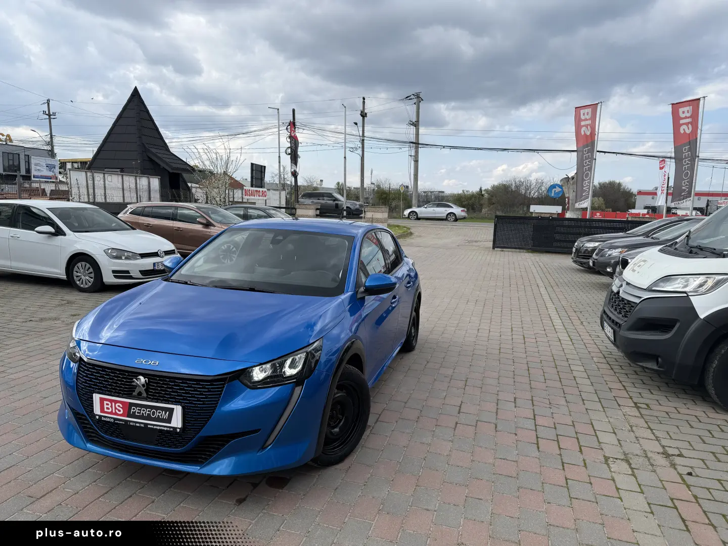 Peugeot E-208