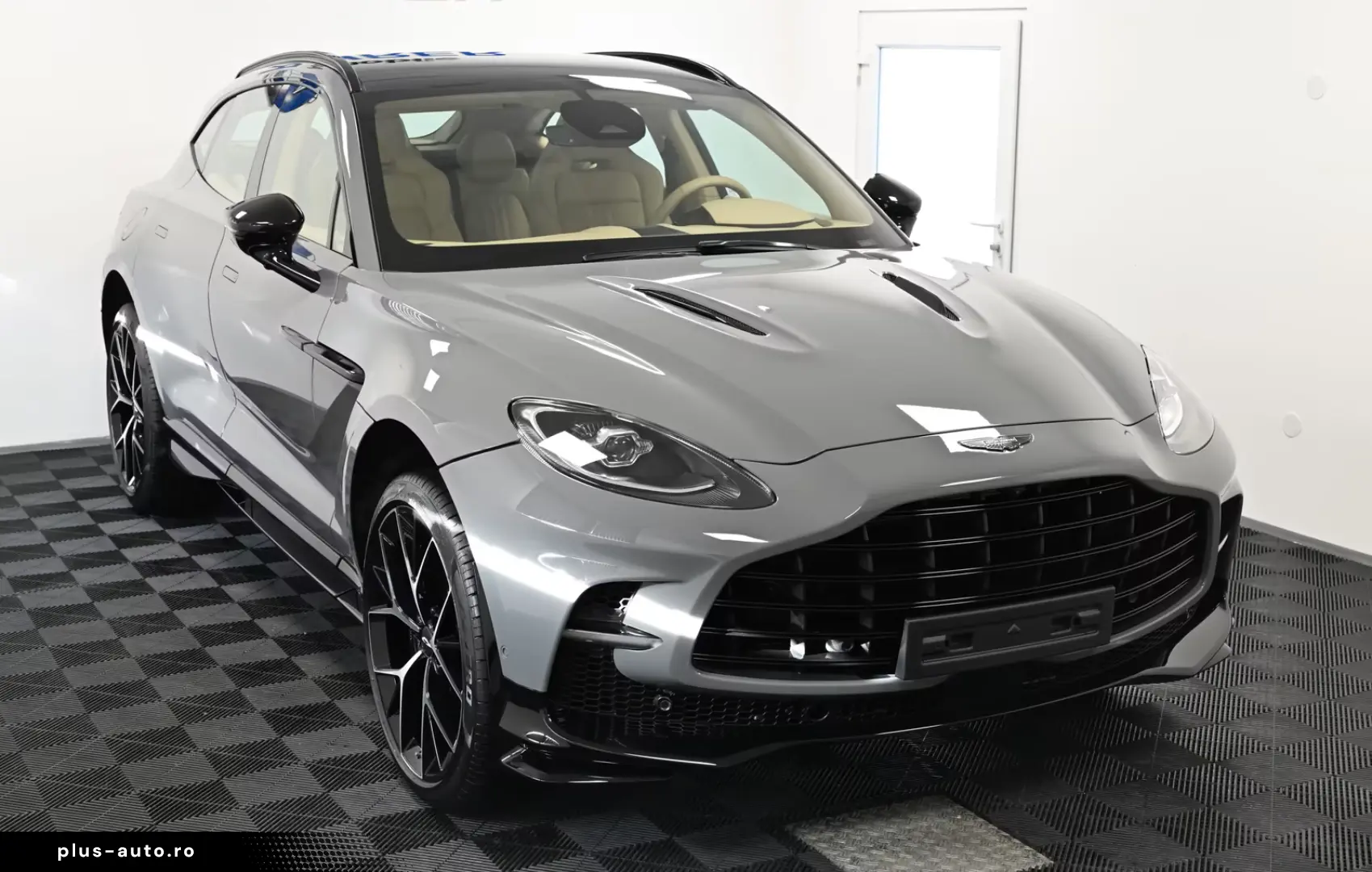 Aston Martin Dbx
