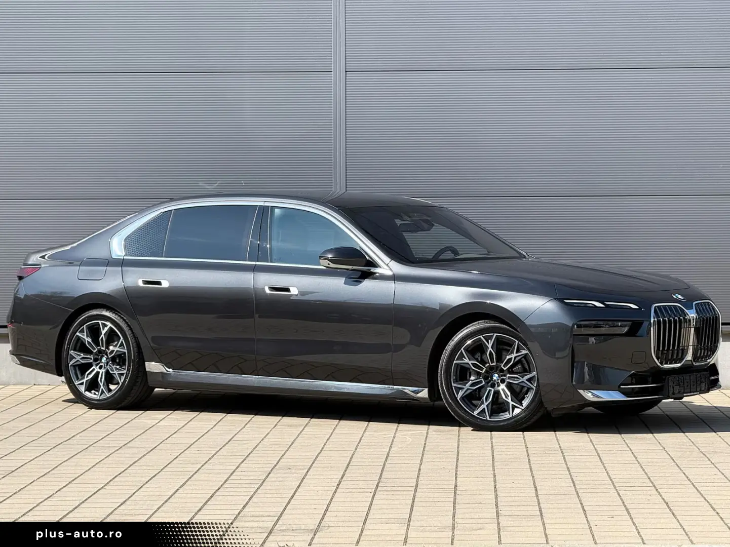 BMW 740