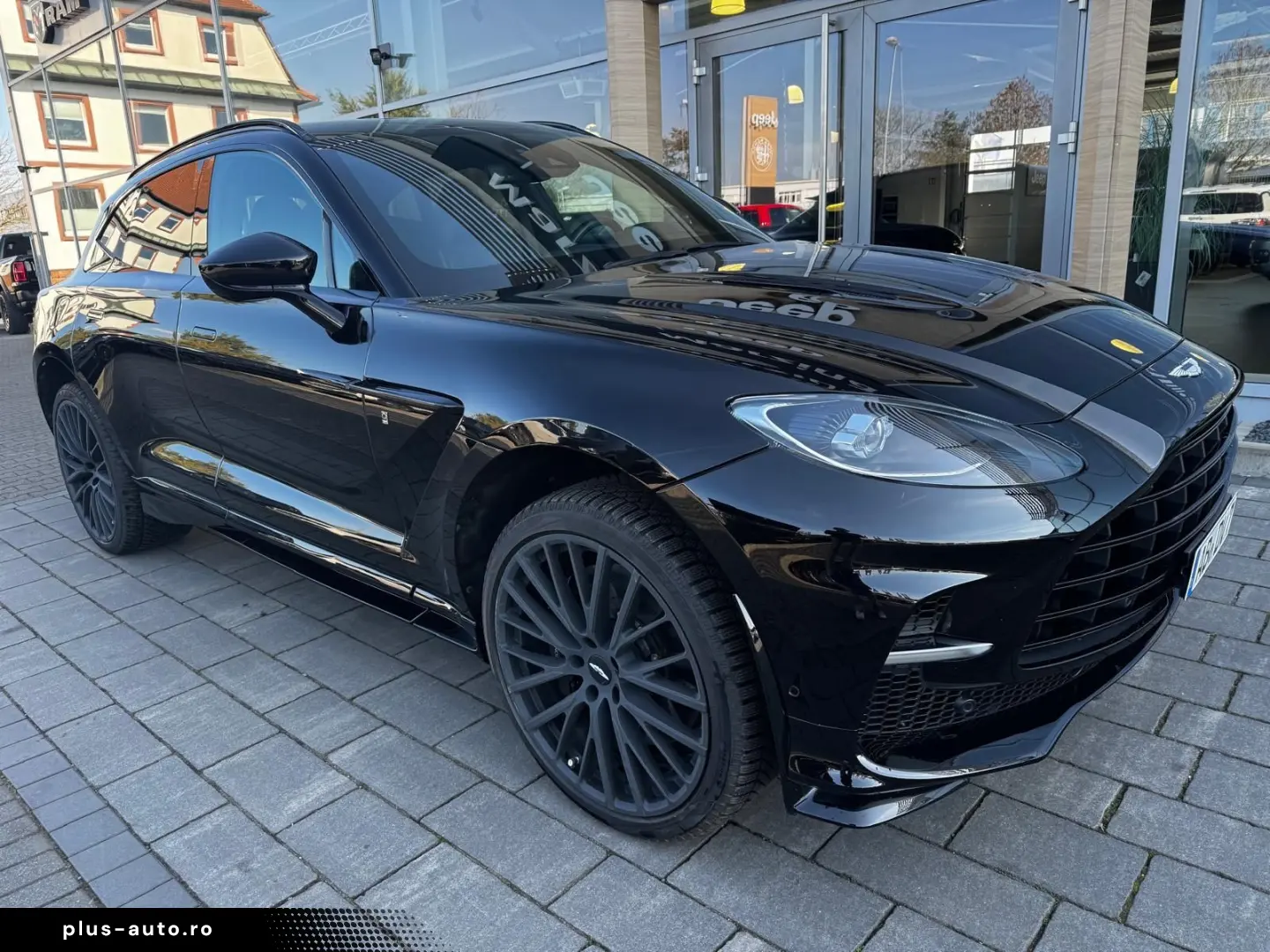 Aston Martin Dbx