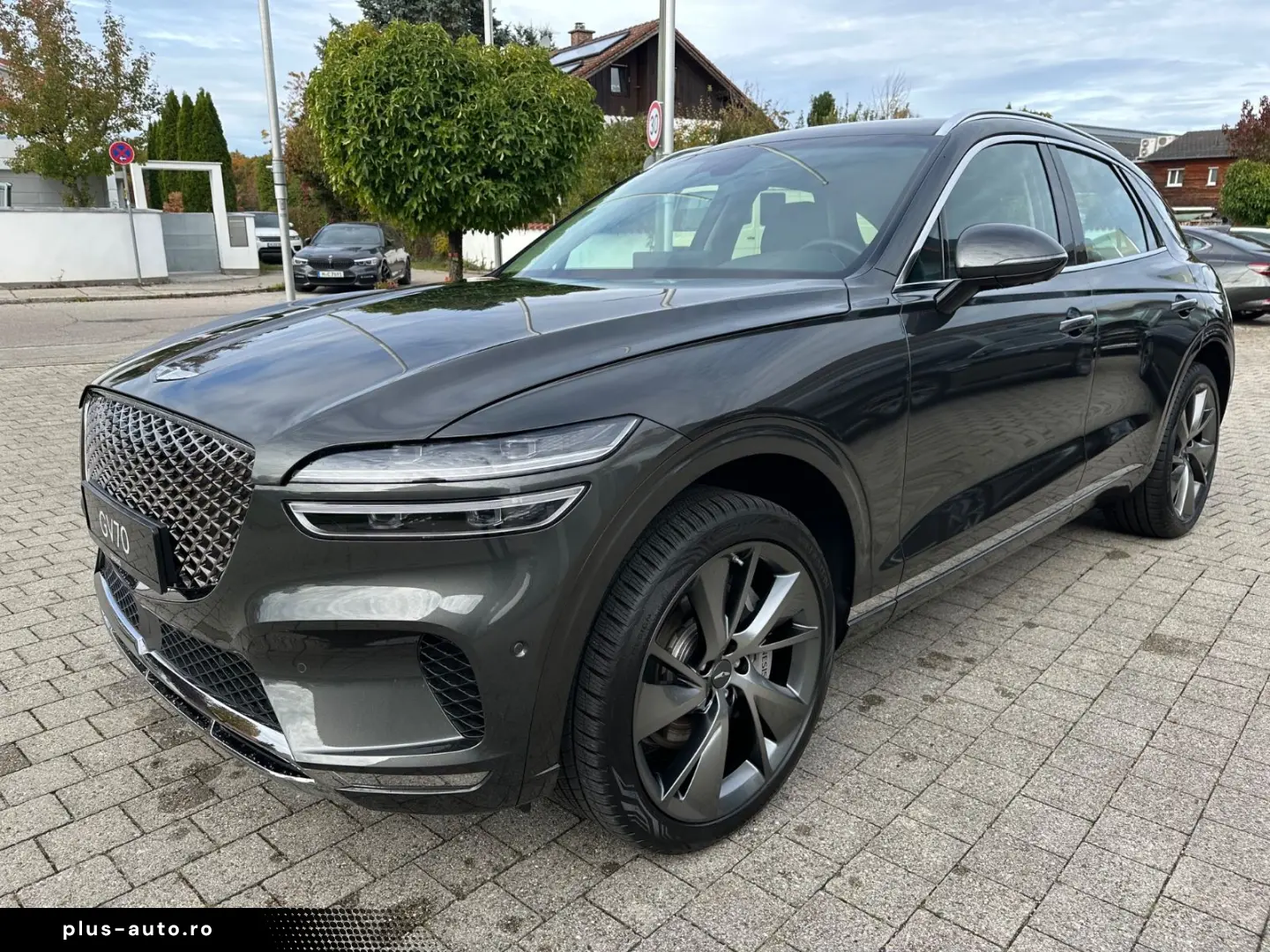 Genesis Gv70